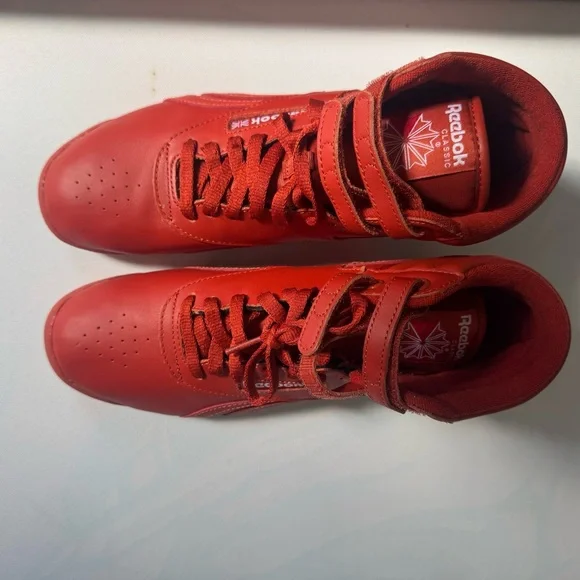 Reebok Rust High-Top Sneakers - Picture 2 of 3